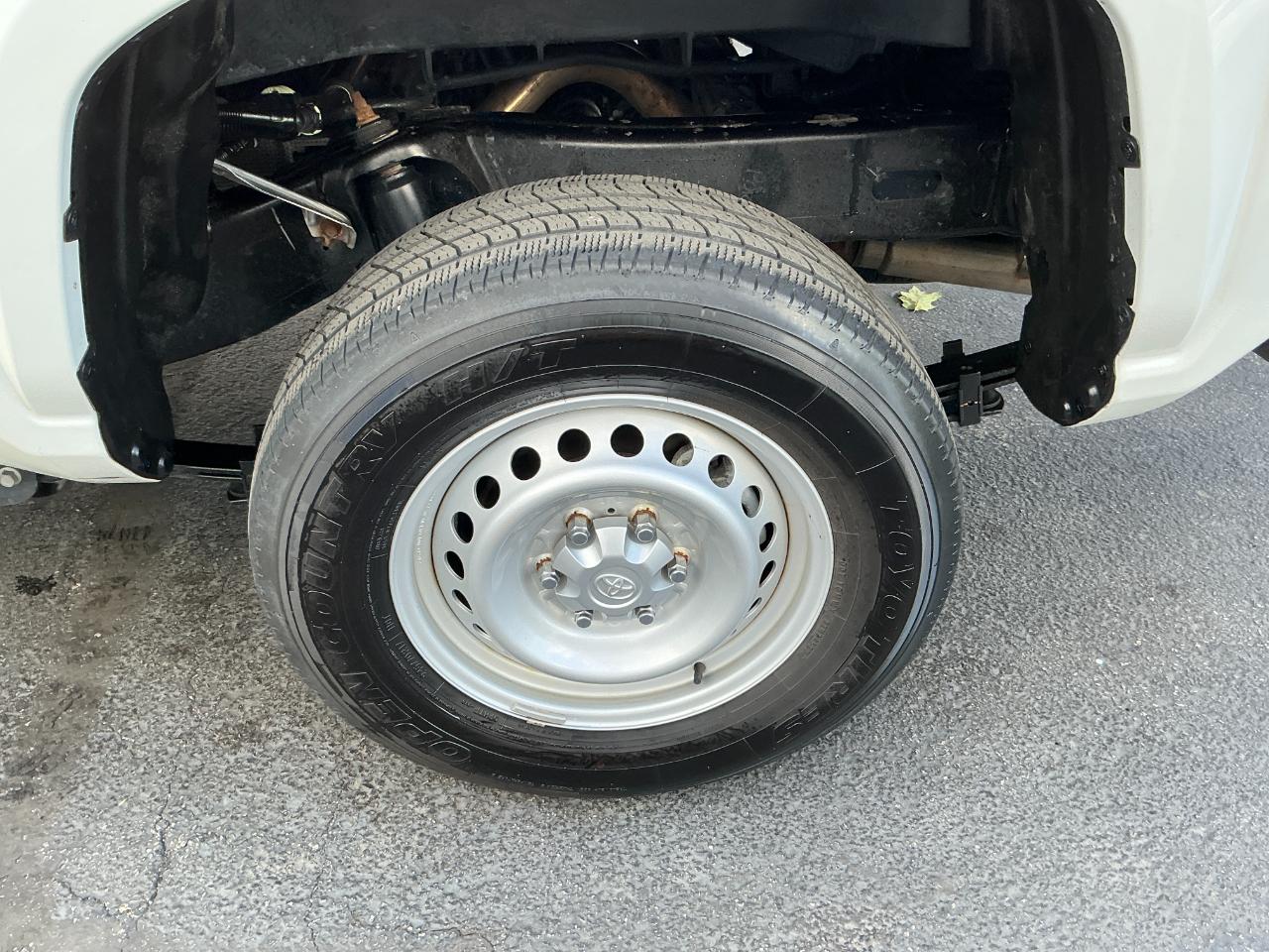 Toyota Tacoma 2WD SR XtraCab 6' Bed AT (Natl) 2024