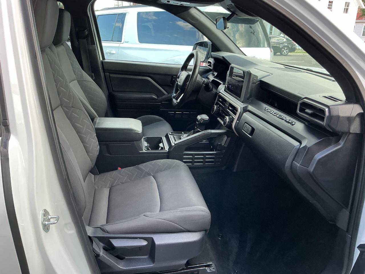 Toyota Tacoma 2WD SR XtraCab 6' Bed AT (Natl) 2024