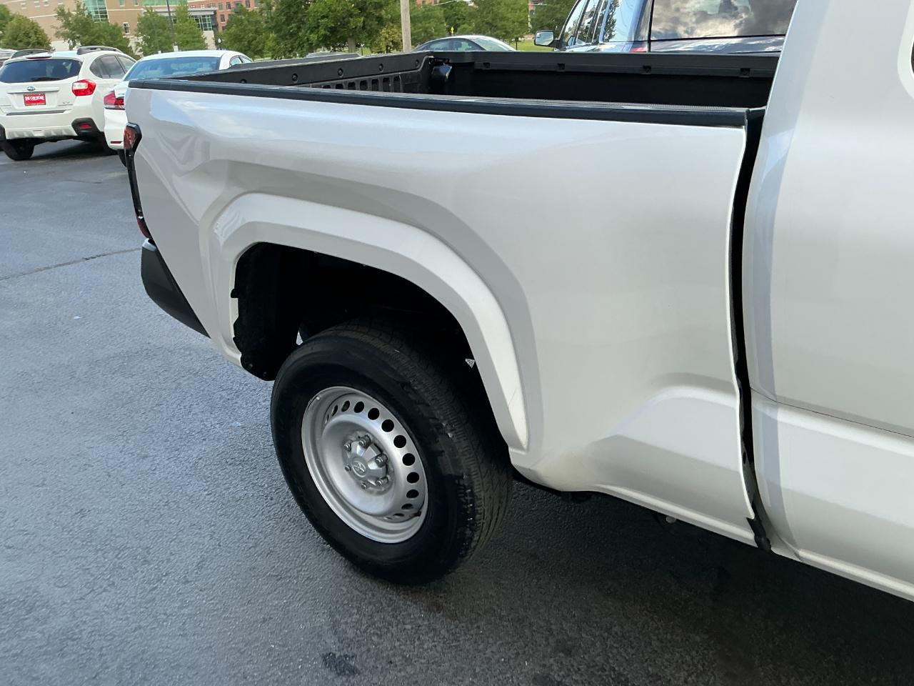 Toyota Tacoma 2WD SR XtraCab 6' Bed AT (Natl) 2024