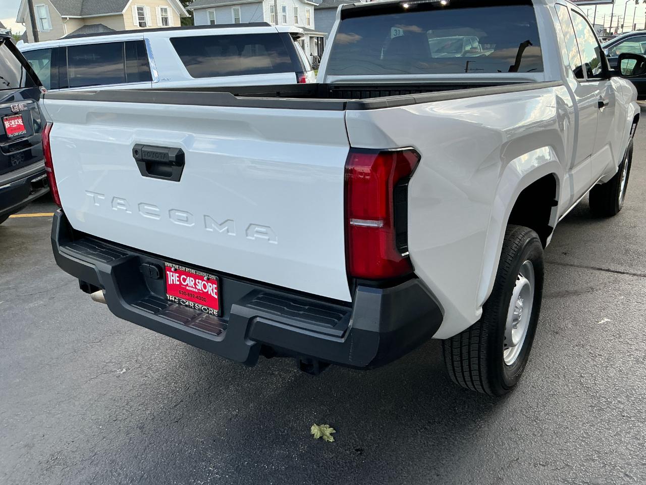 Toyota Tacoma 2WD SR XtraCab 6' Bed AT (Natl) 2024