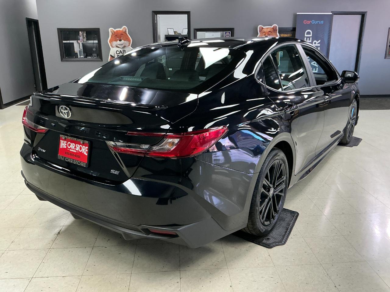 Toyota Camry SE (Natl) 2025