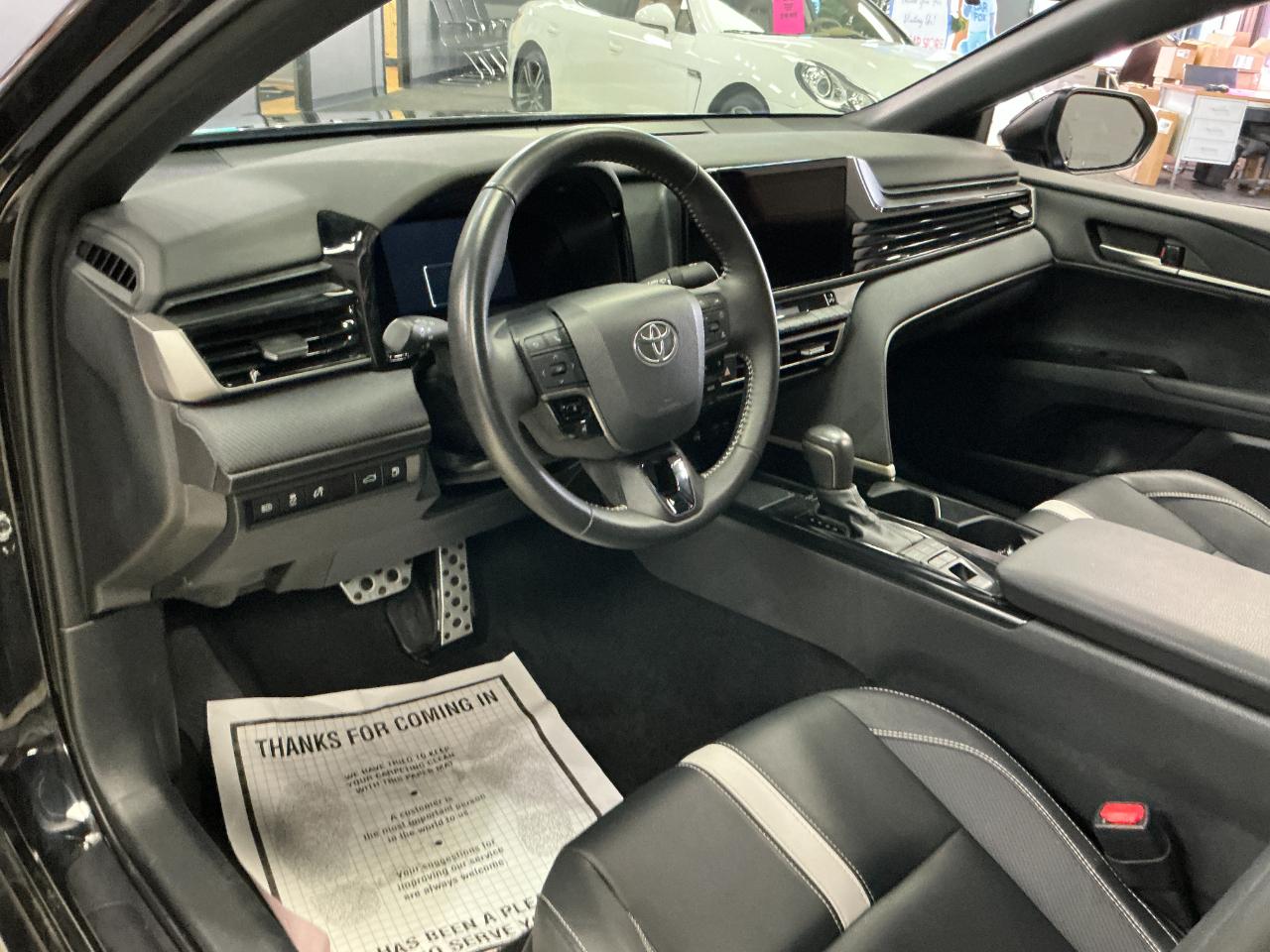 Toyota Camry SE (Natl) 2025