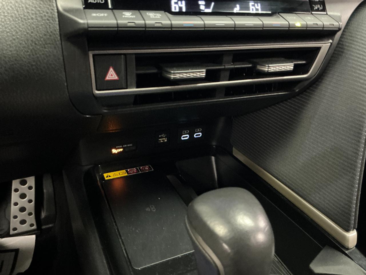 Toyota Camry SE (Natl) 2025