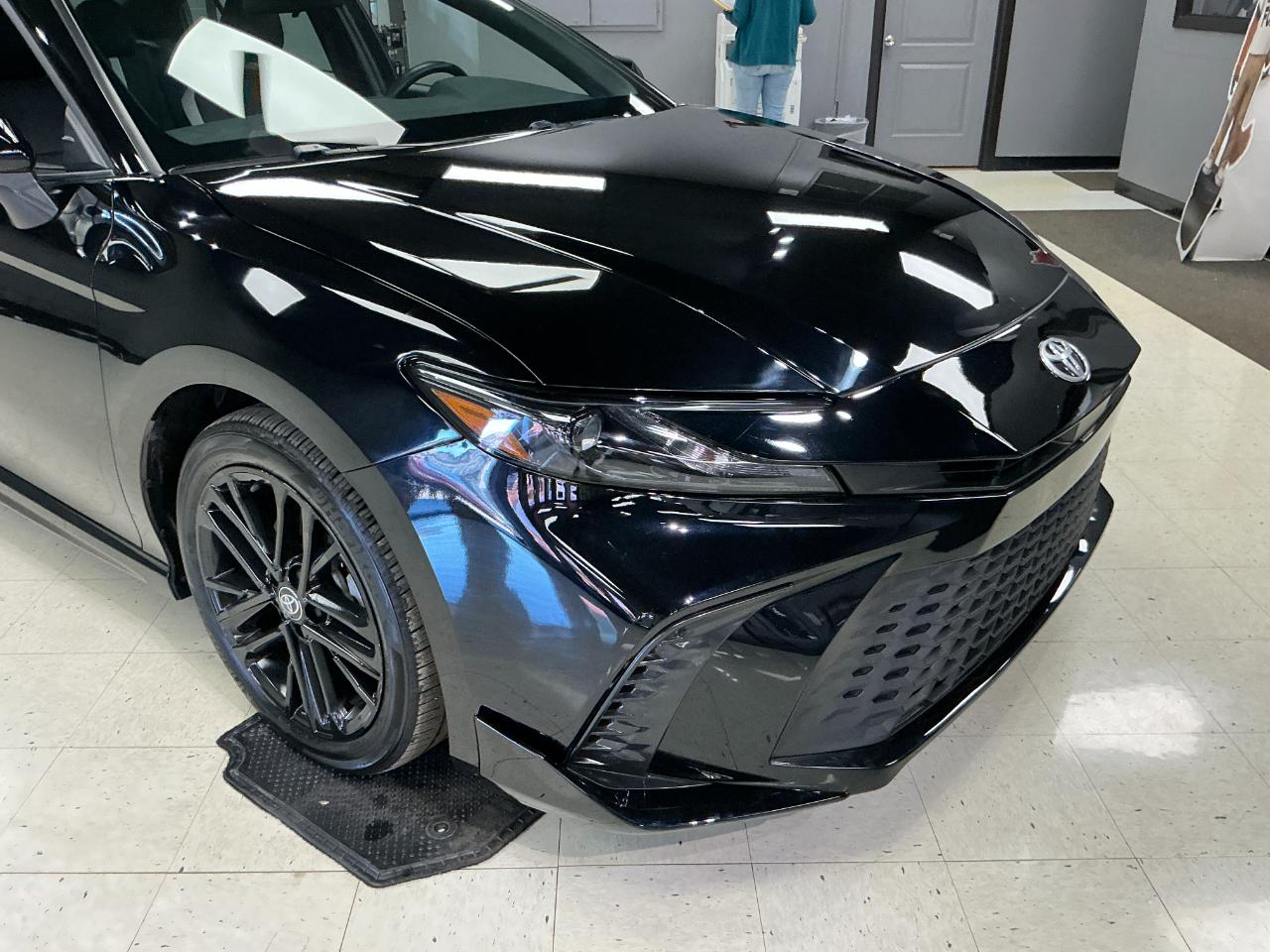 Toyota Camry SE (Natl) 2025