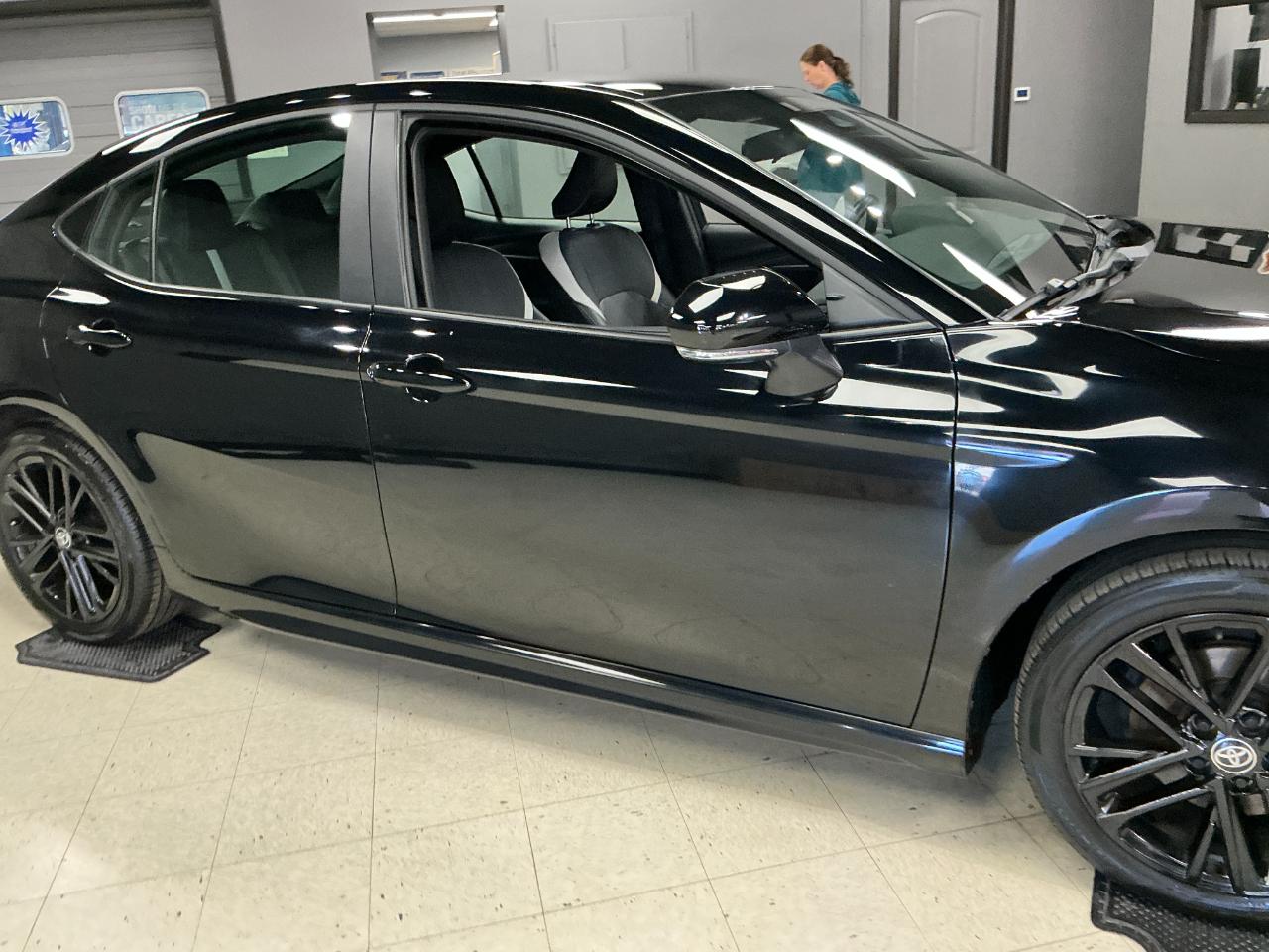 Toyota Camry SE (Natl) 2025