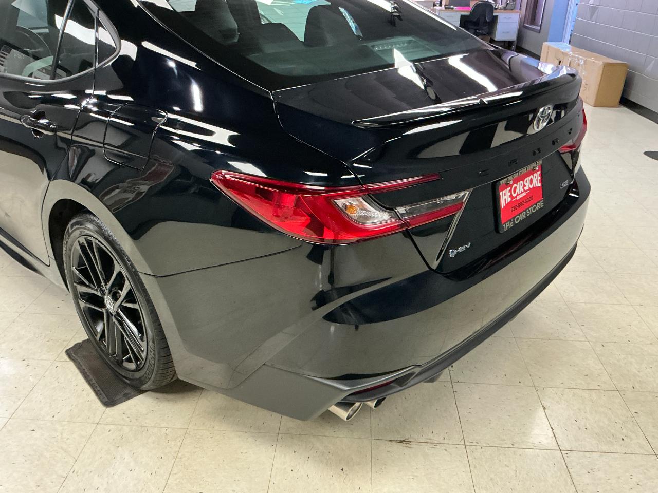 Toyota Camry SE (Natl) 2025