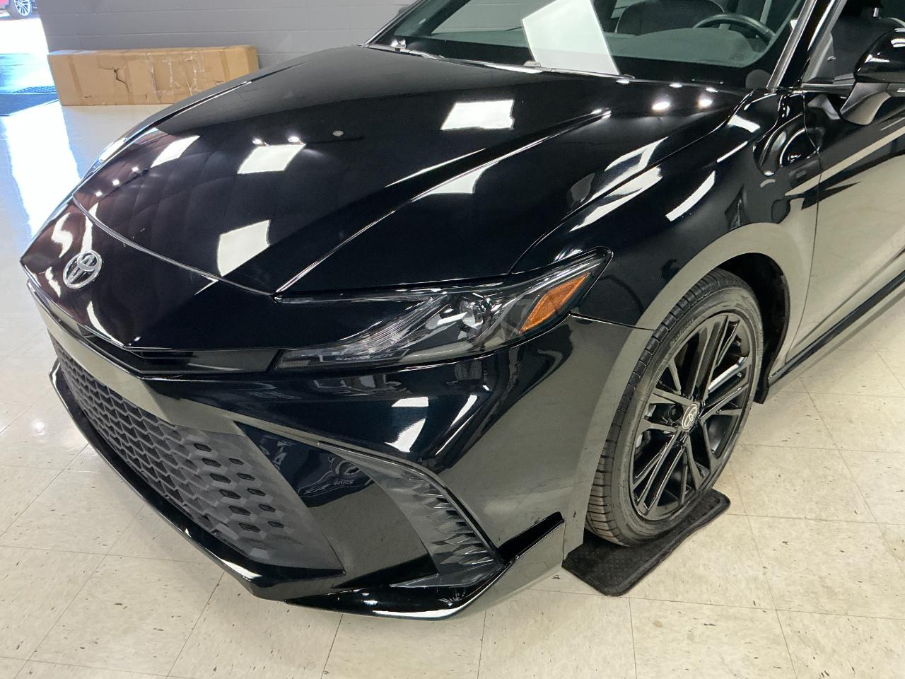 Toyota Camry SE (Natl) 2025