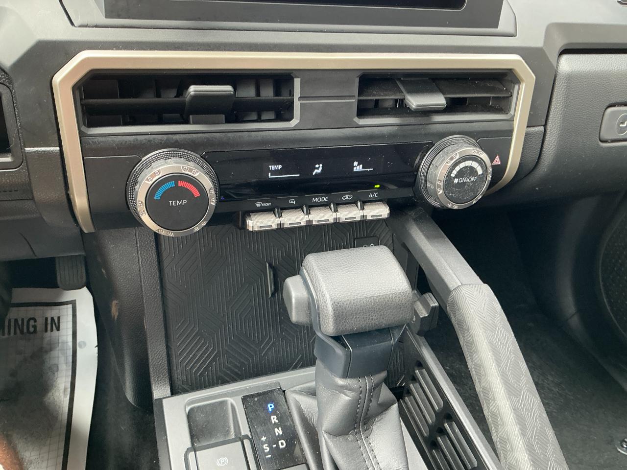 Toyota Tacoma 2WD SR XtraCab 6' Bed AT (Natl) 2024