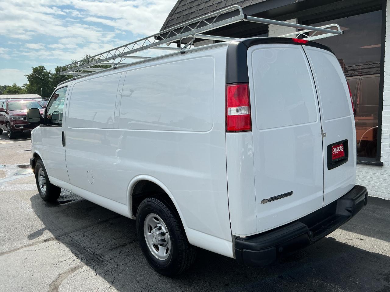 Chevrolet Express Cargo Van RWD 3500 135" 2019