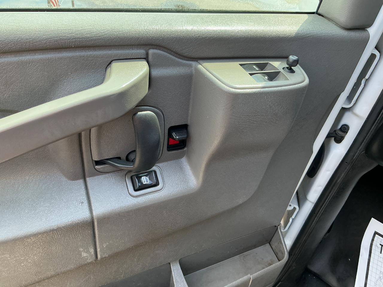 Chevrolet Express Cargo Van RWD 3500 135" 2019