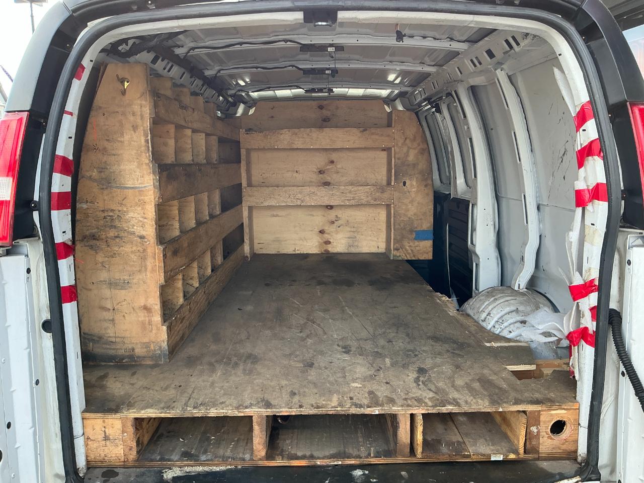 Chevrolet Express Cargo Van RWD 3500 135" 2019