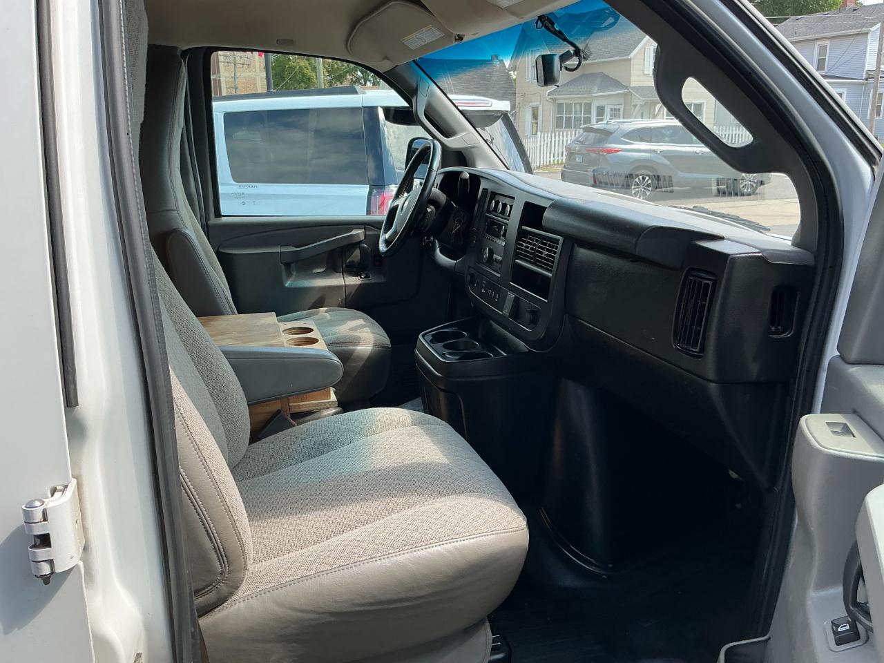 Chevrolet Express Cargo Van RWD 3500 135" 2019