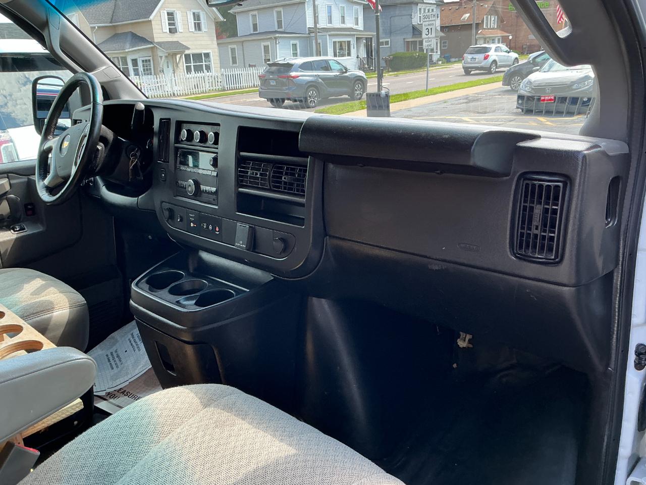 Chevrolet Express Cargo Van RWD 3500 135" 2019
