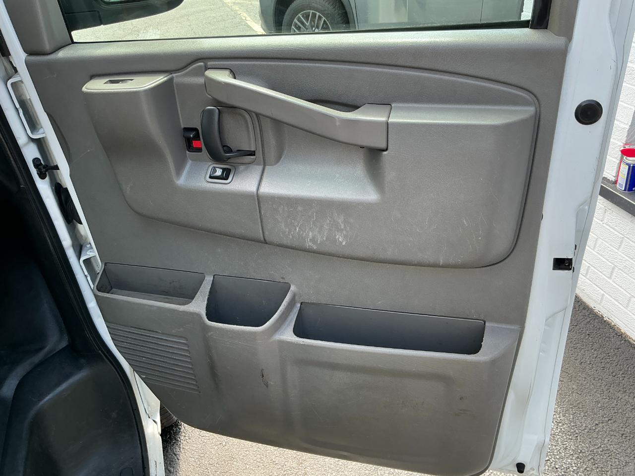 Chevrolet Express Cargo Van RWD 3500 135" 2019