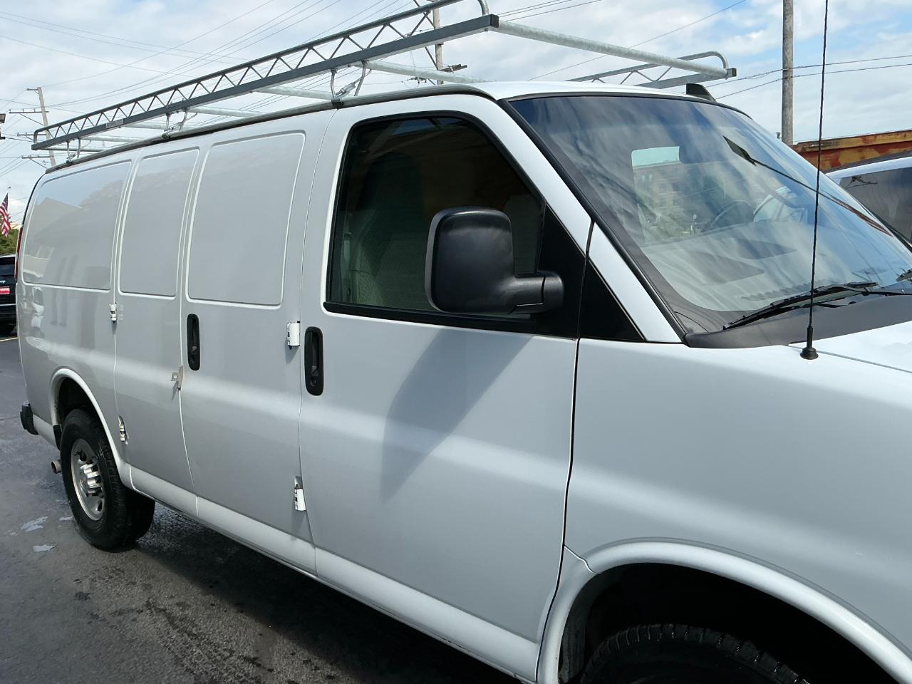 Chevrolet Express Cargo Van RWD 3500 135" 2019