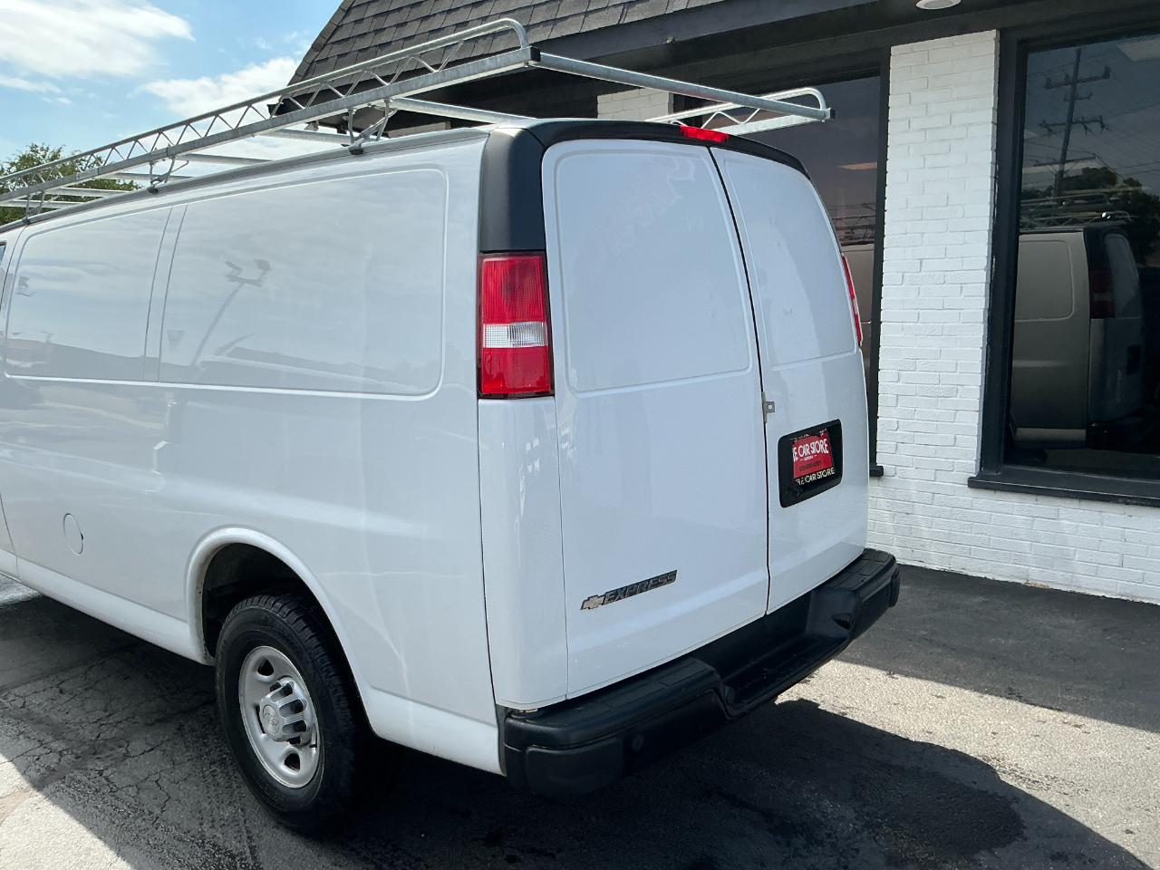 Chevrolet Express Cargo Van RWD 3500 135" 2019