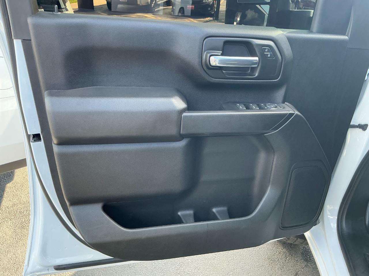 GMC Sierra 2500HD 4WD Crew Cab 159" Pro 2024