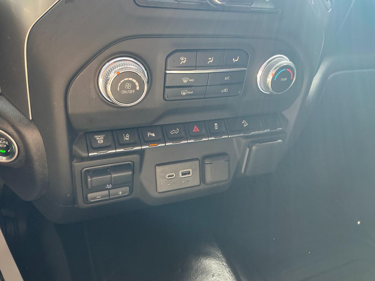GMC Sierra 2500HD 4WD Crew Cab 159" Pro 2024