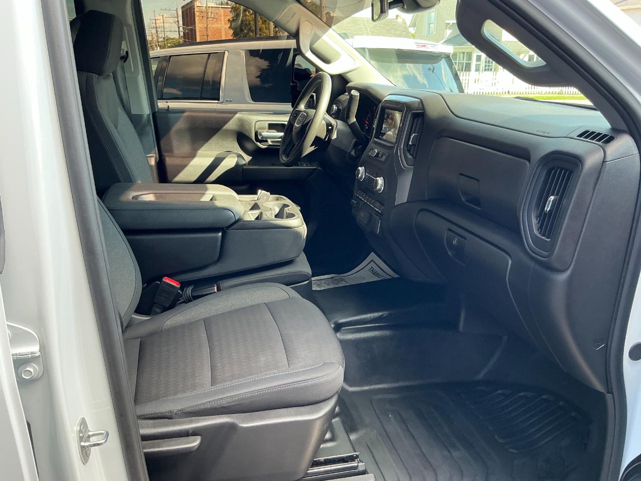 GMC Sierra 2500HD 4WD Crew Cab 159" Pro 2024