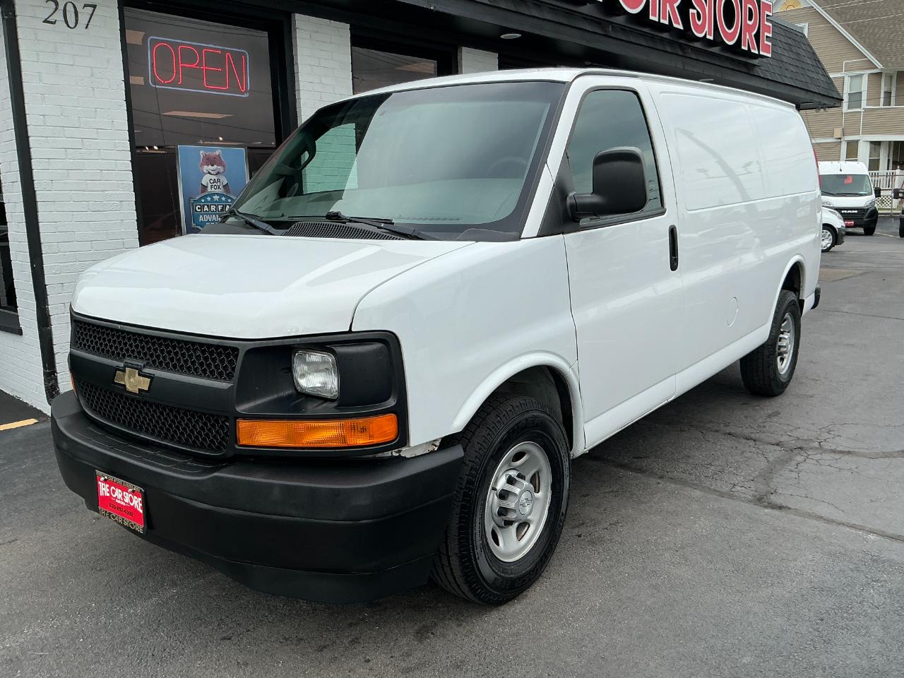Chevrolet Express Cargo Van RWD 3500 135" 2017