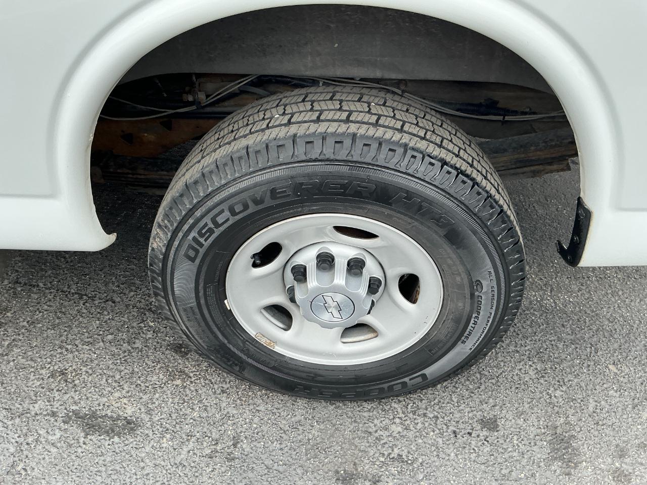 Chevrolet Express Cargo Van RWD 3500 135" 2017