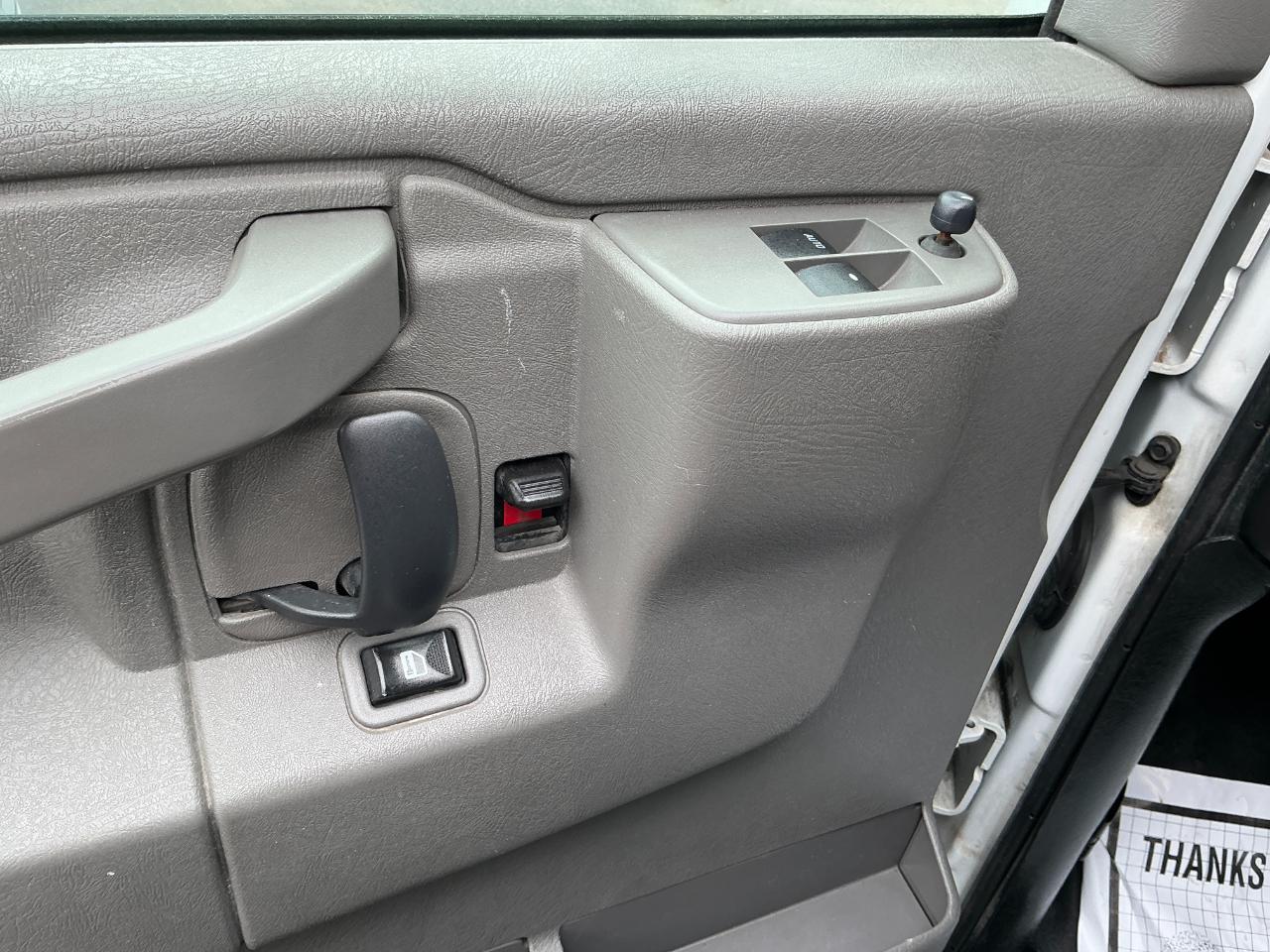 Chevrolet Express Cargo Van RWD 3500 135" 2017
