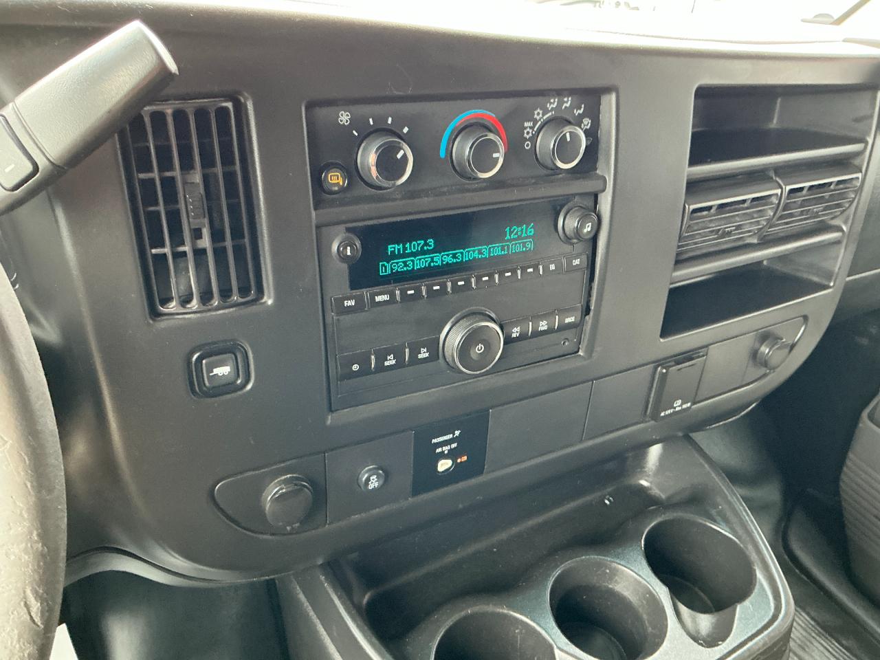 Chevrolet Express Cargo Van RWD 3500 135" 2017