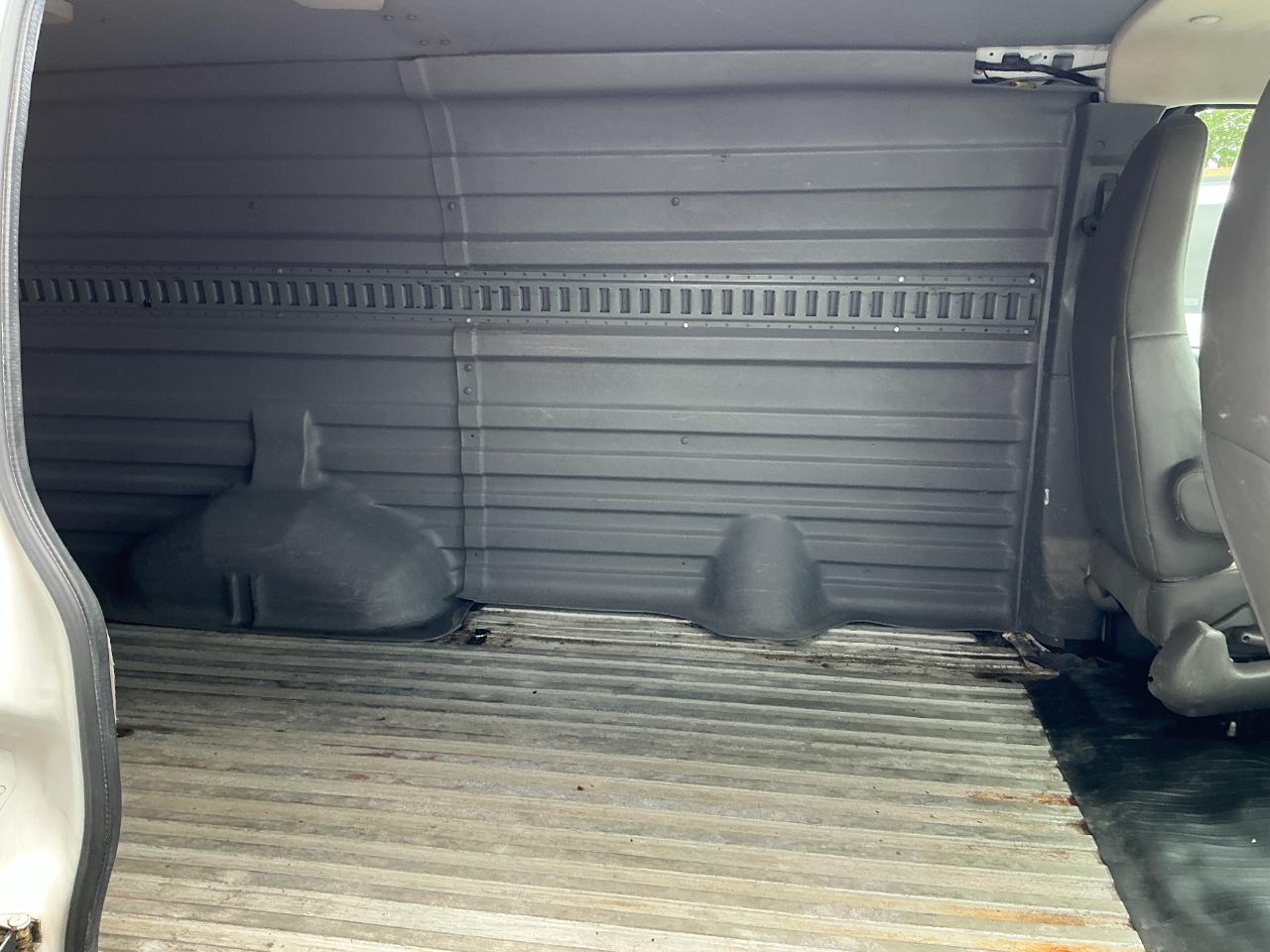 Chevrolet Express Cargo Van RWD 3500 135" 2017