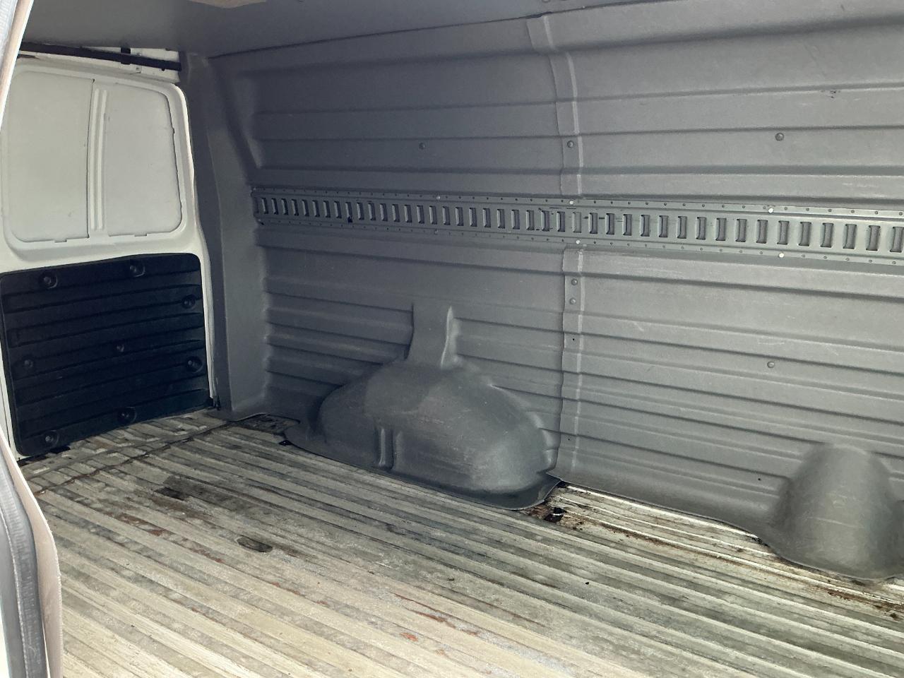 Chevrolet Express Cargo Van RWD 3500 135" 2017