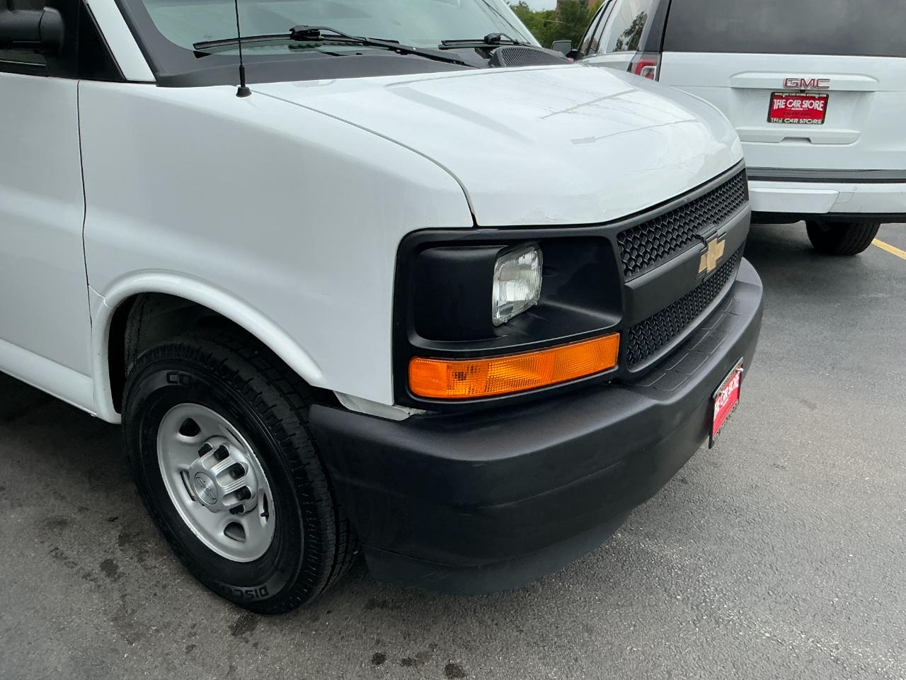 Chevrolet Express Cargo Van RWD 3500 135" 2017
