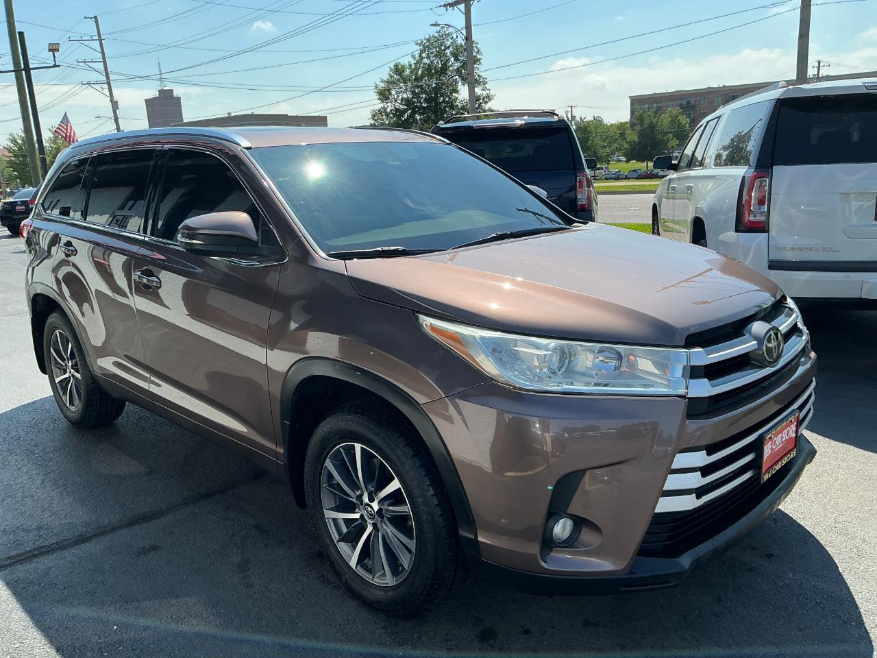 Toyota Highlander XLE V6 AWD (Natl) 2017
