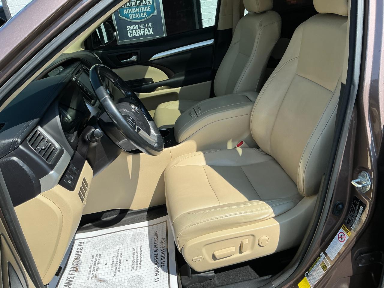 Toyota Highlander XLE V6 AWD (Natl) 2017