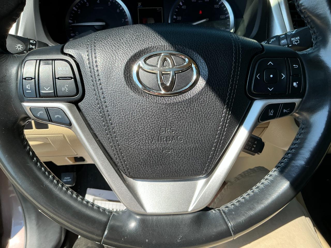 Toyota Highlander XLE V6 AWD (Natl) 2017
