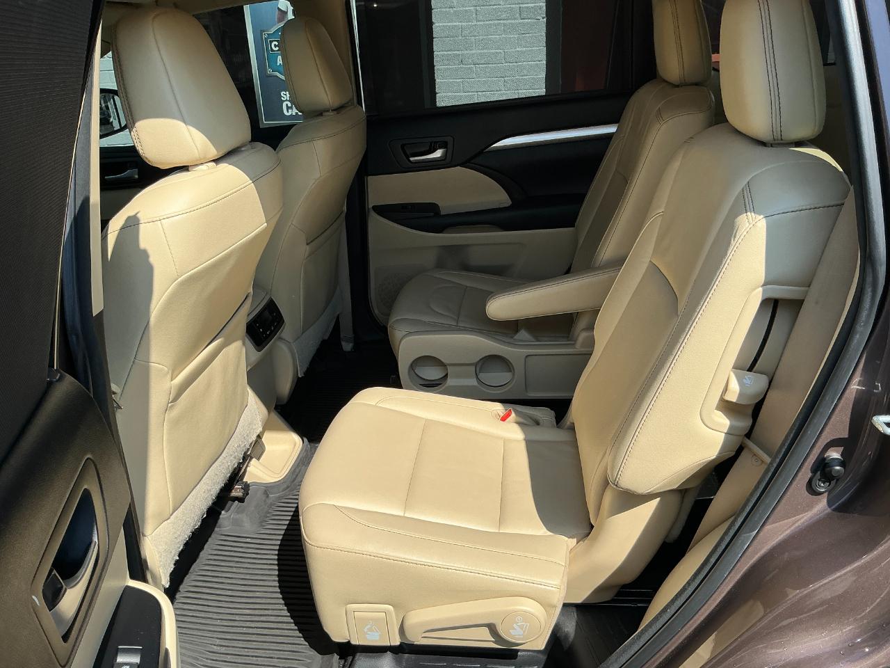 Toyota Highlander XLE V6 AWD (Natl) 2017