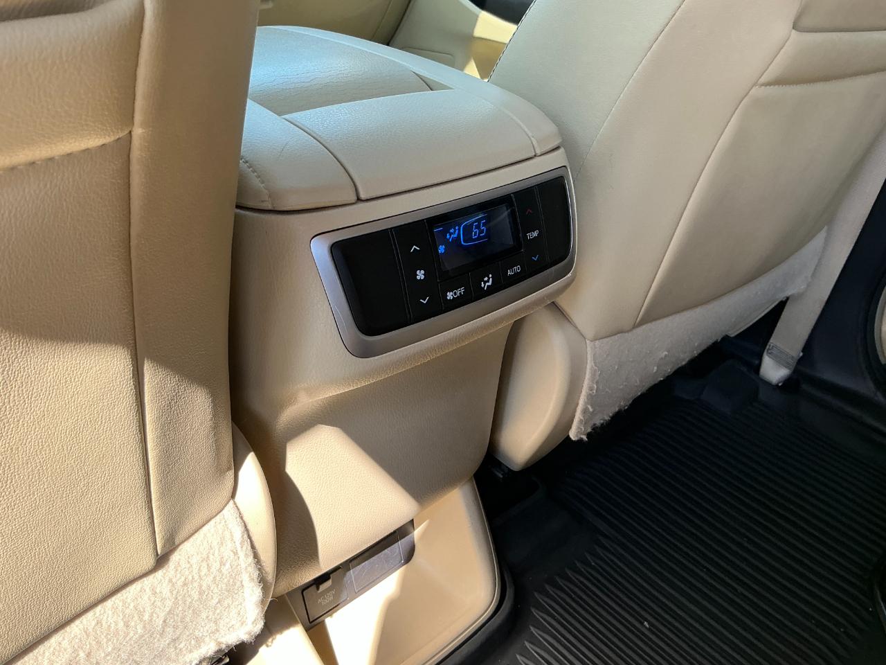 Toyota Highlander XLE V6 AWD (Natl) 2017