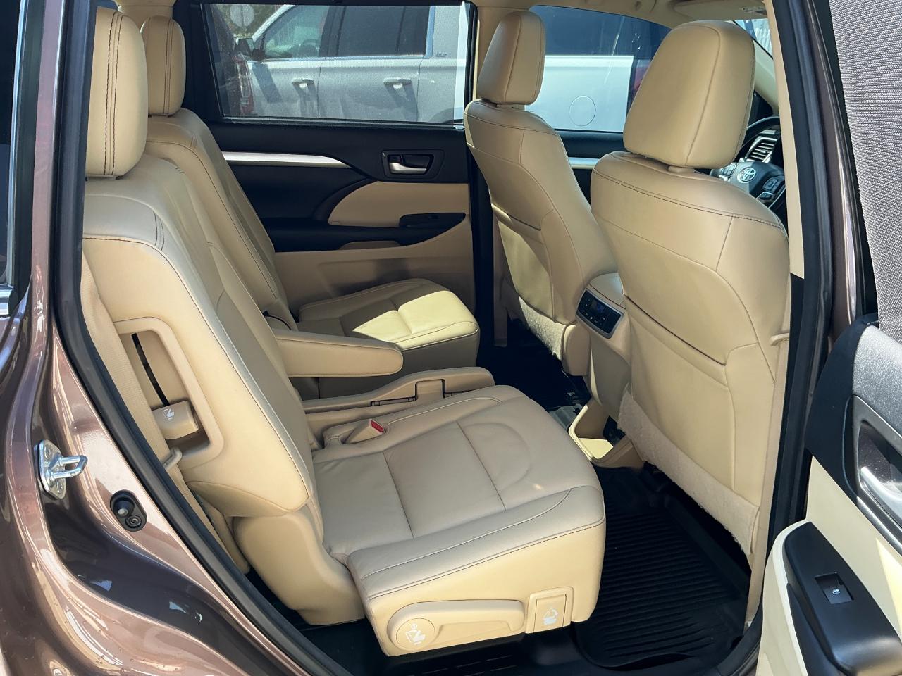 Toyota Highlander XLE V6 AWD (Natl) 2017