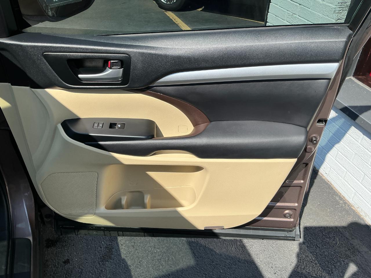 Toyota Highlander XLE V6 AWD (Natl) 2017