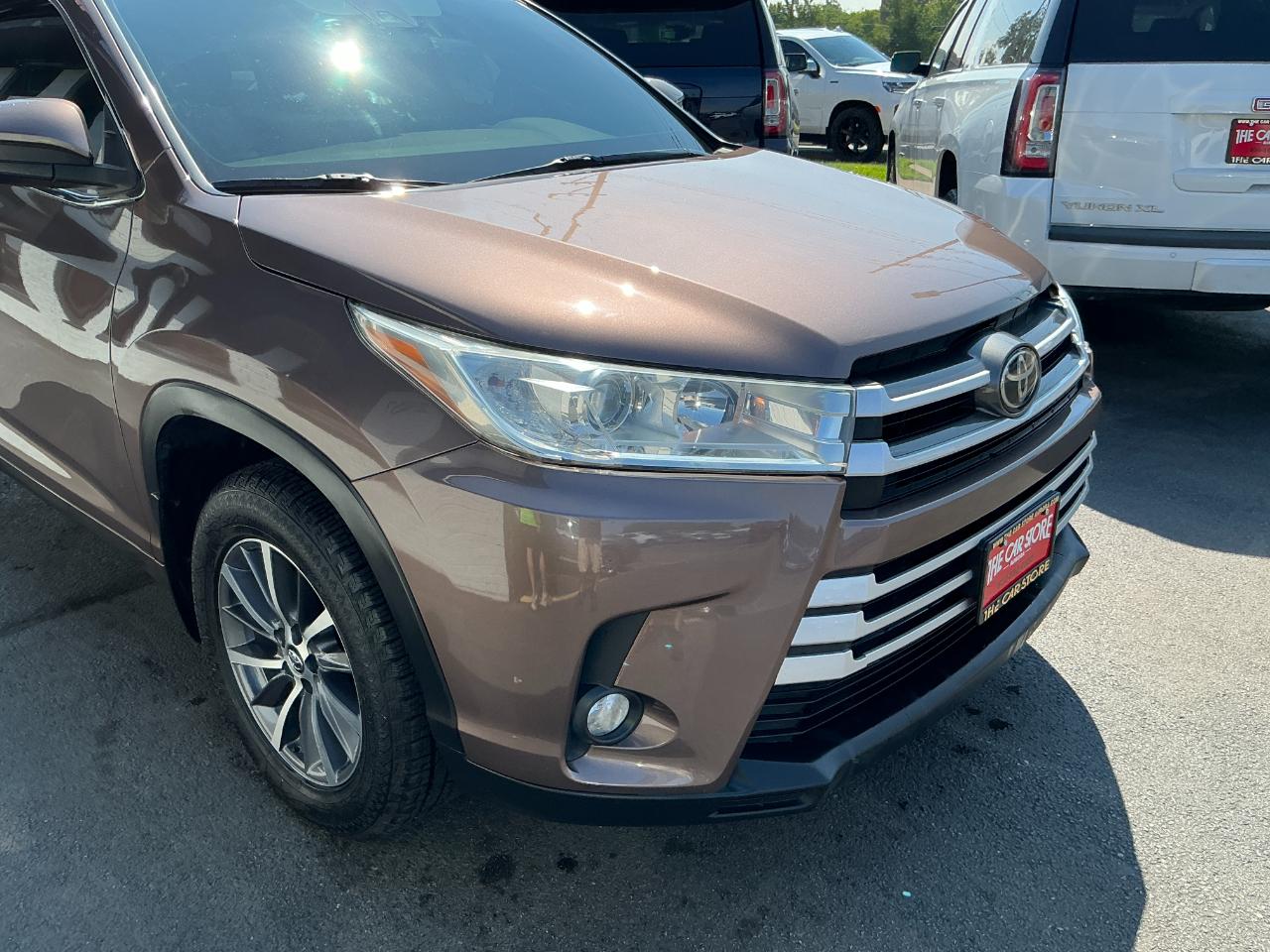 Toyota Highlander XLE V6 AWD (Natl) 2017