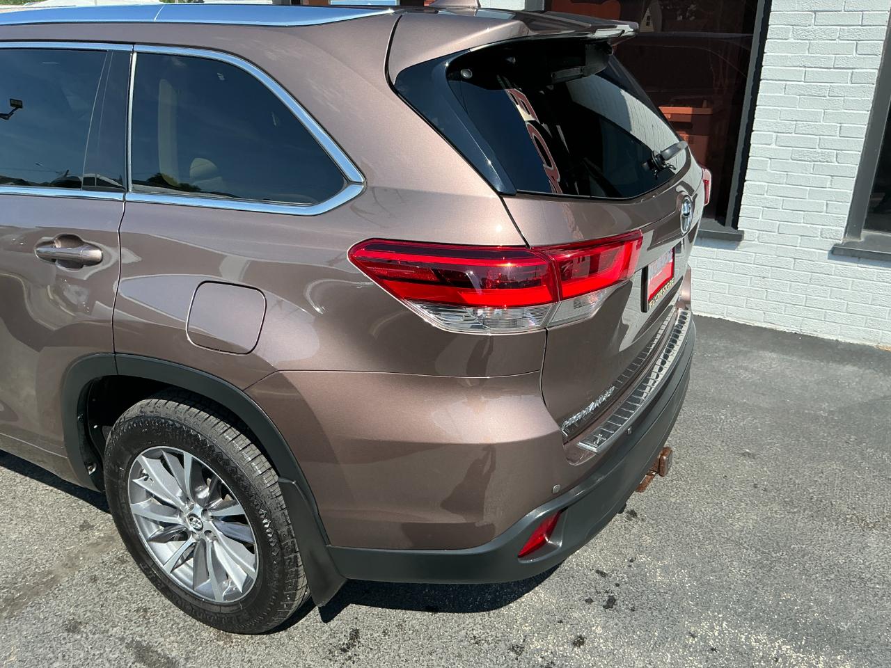 Toyota Highlander XLE V6 AWD (Natl) 2017