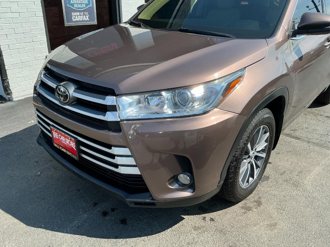 Toyota Highlander XLE V6 AWD (Natl) 2017