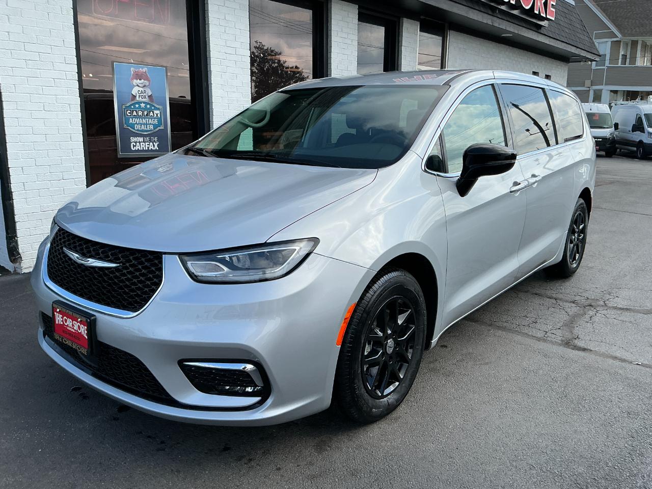 Chrysler Pacifica Touring L FWD 2024