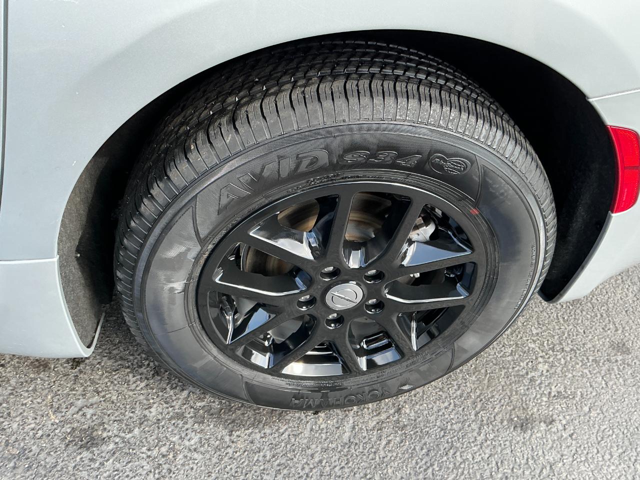 Chrysler Pacifica Touring L FWD 2024