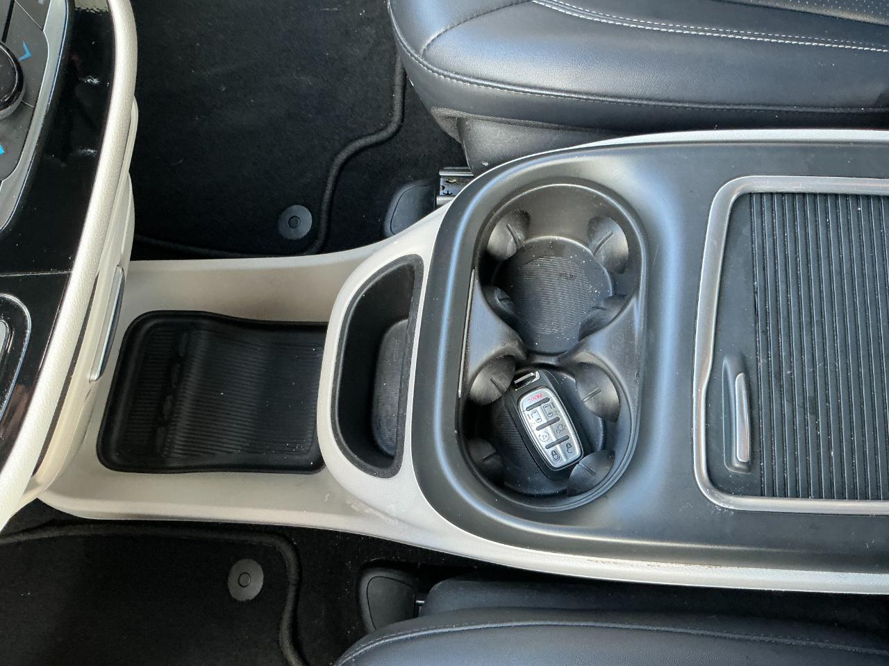 Chrysler Pacifica Touring L FWD 2024