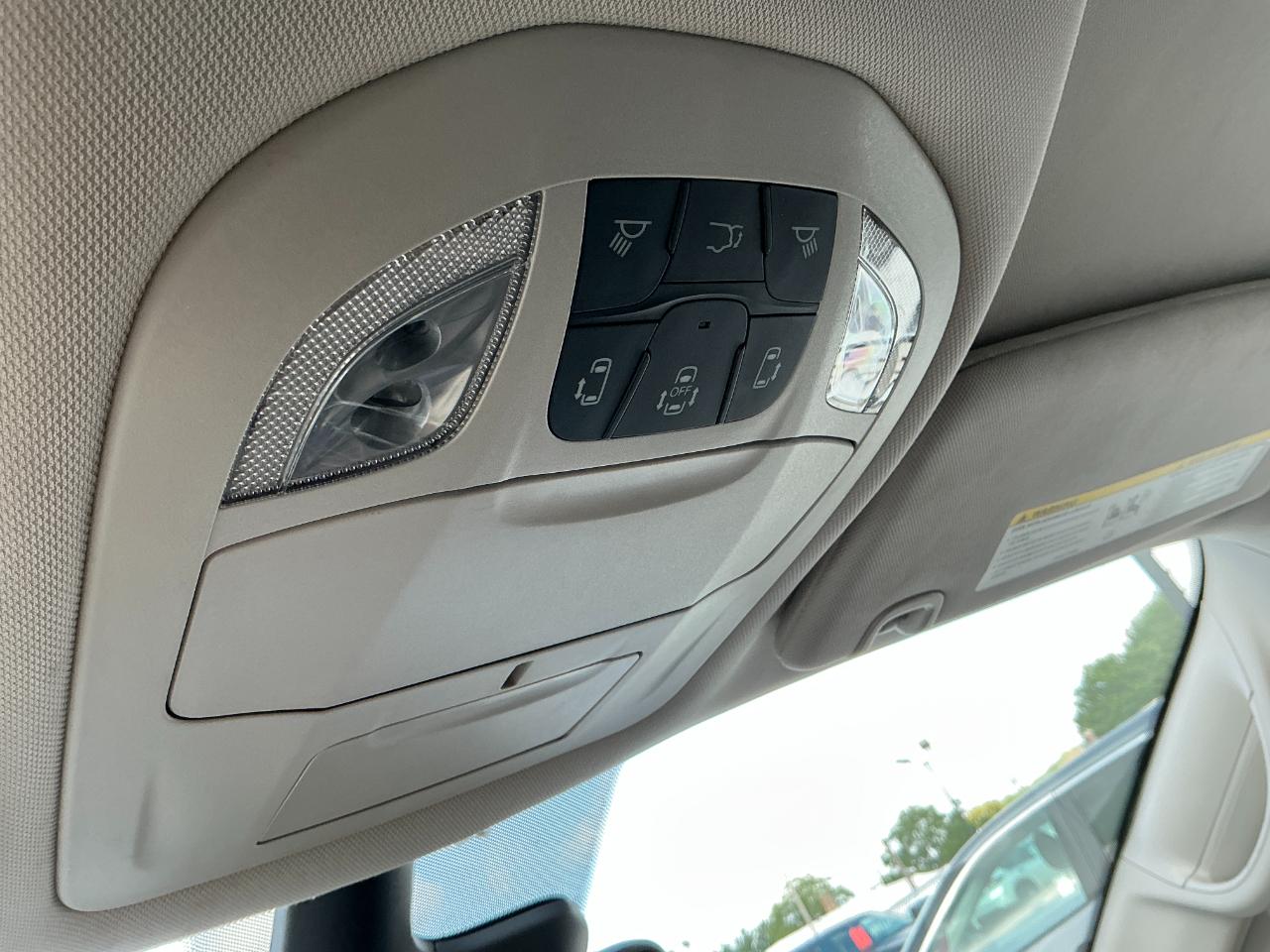 Chrysler Pacifica Touring L FWD 2024
