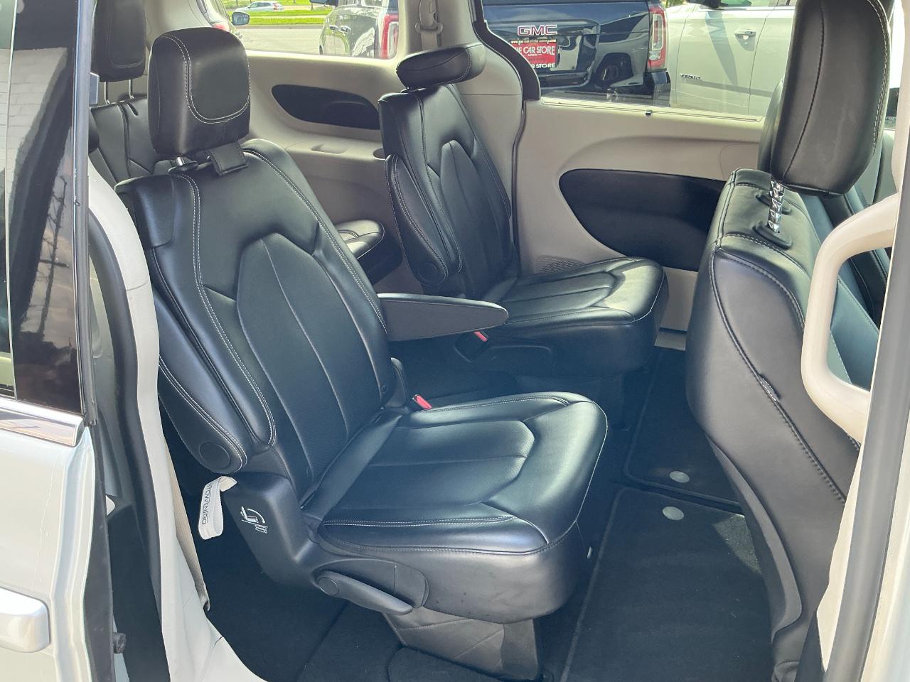 Chrysler Pacifica Touring L FWD 2024