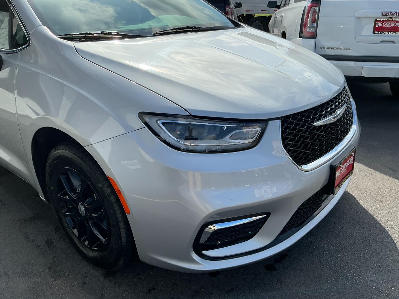 Chrysler Pacifica Touring L FWD 2024