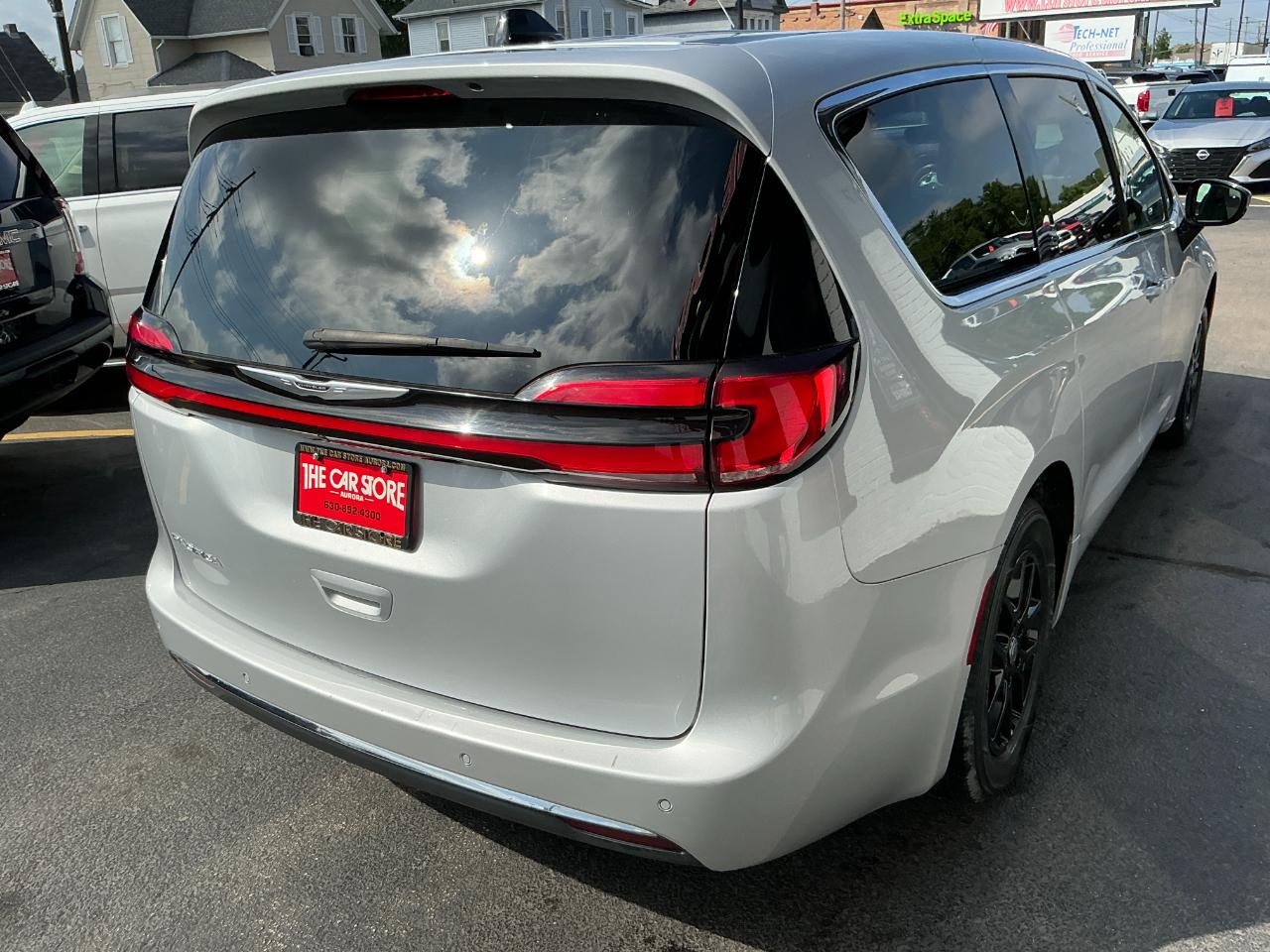 Chrysler Pacifica Touring L FWD 2024