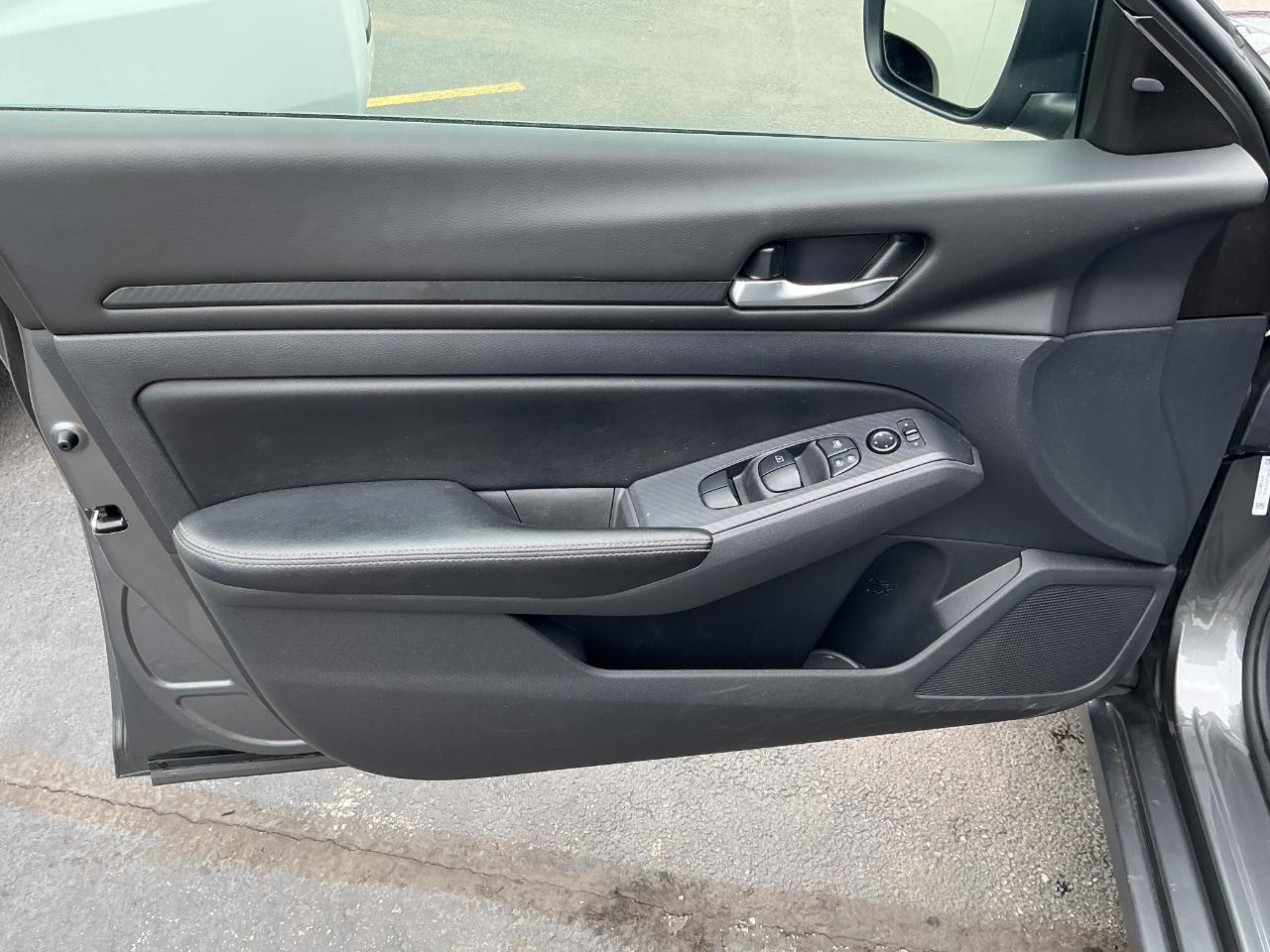 Nissan Altima SV FWD 2025