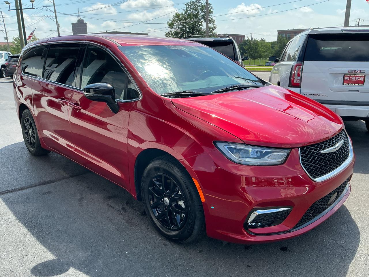 Chrysler Pacifica Select FWD 2025