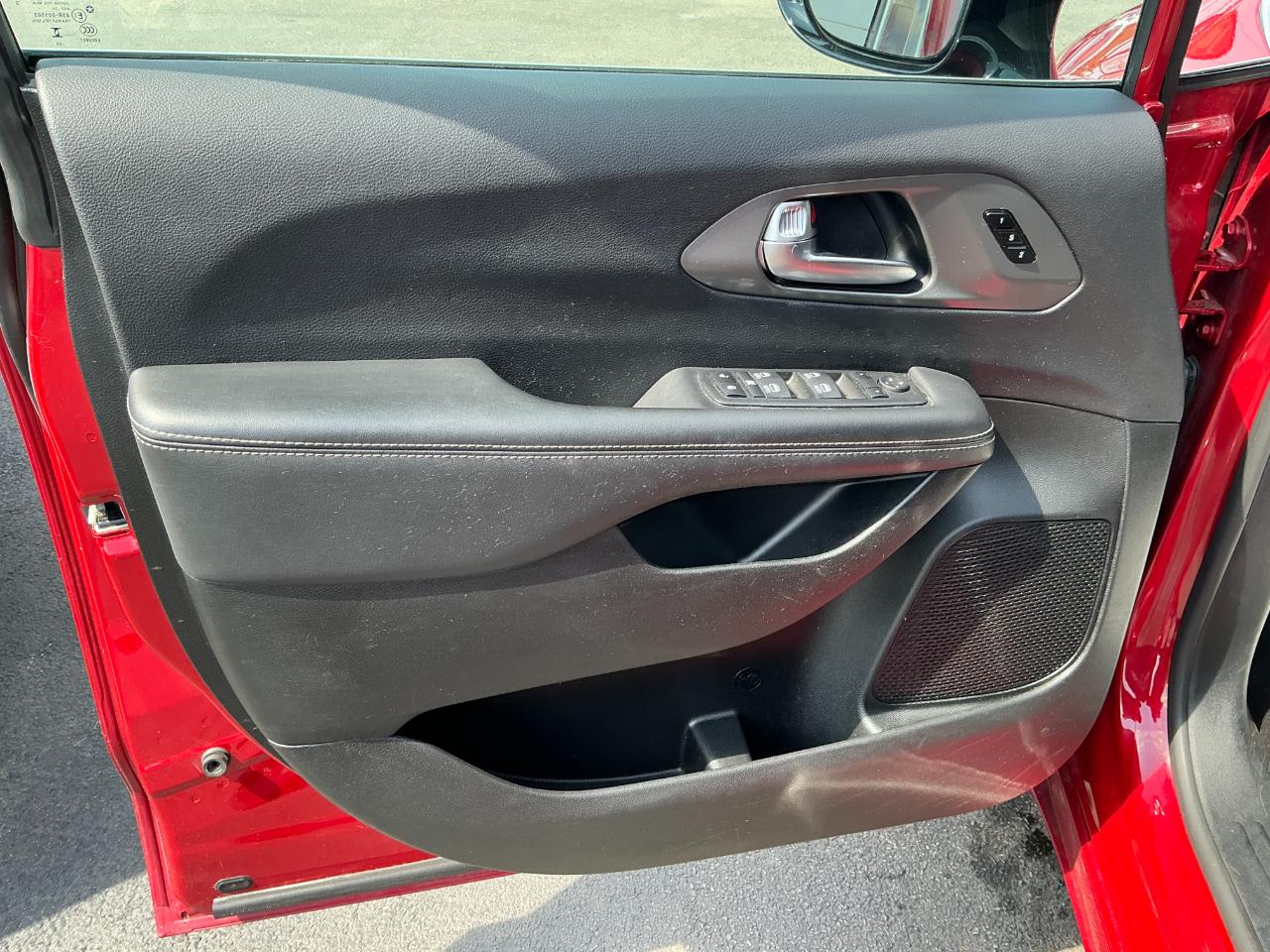 Chrysler Pacifica Select FWD 2025